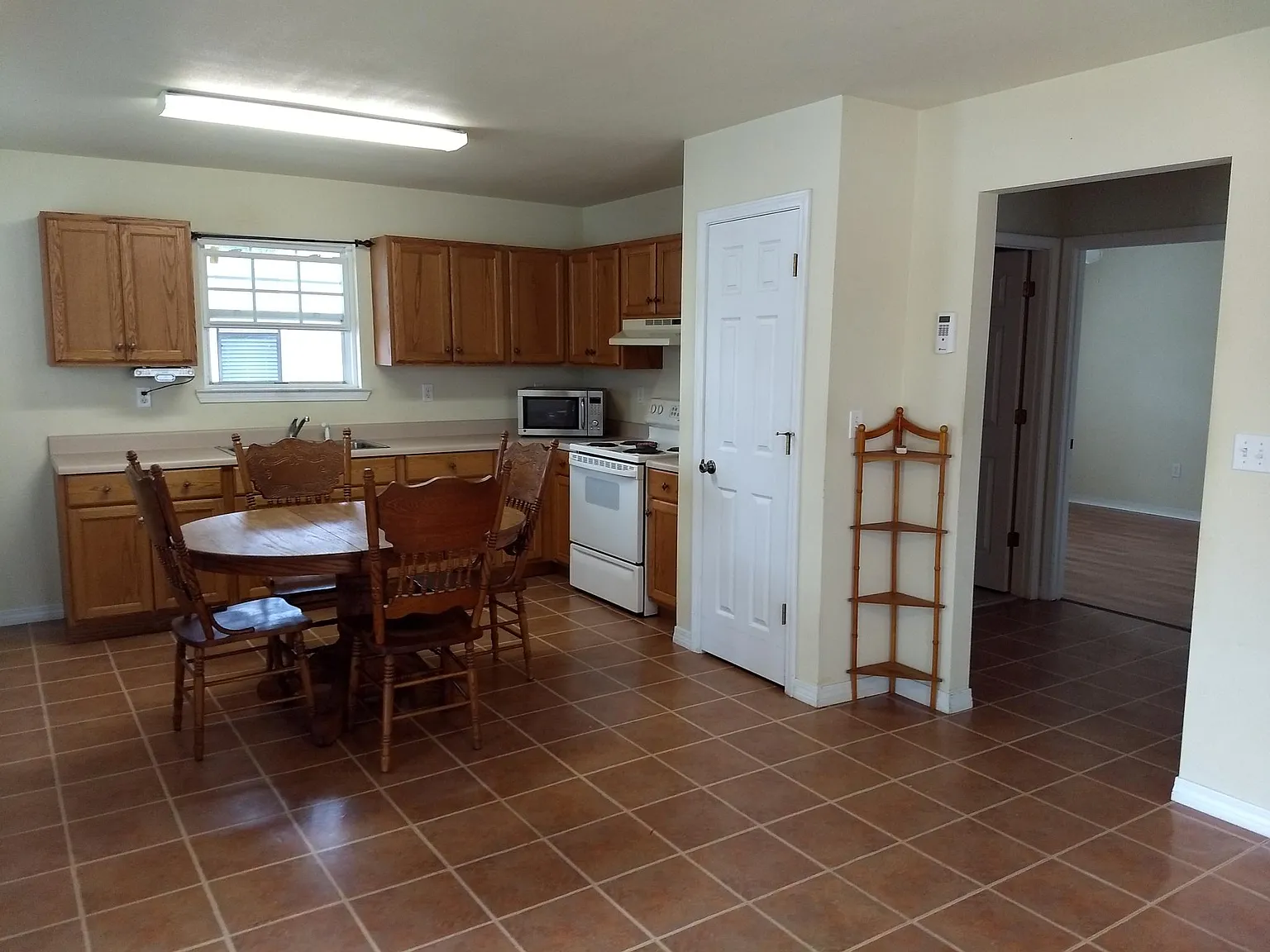 509 Williams Ave — Photo 3