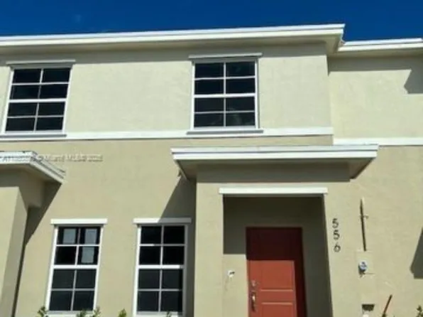 556 NE 4th St #2, Homestead, FL 33034