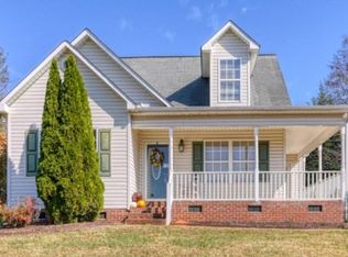 207 Summer Lady Ln, Boiling Springs, SC 29316