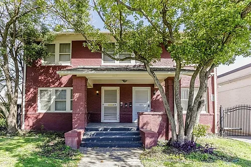 612 W Alabama St Photo 1