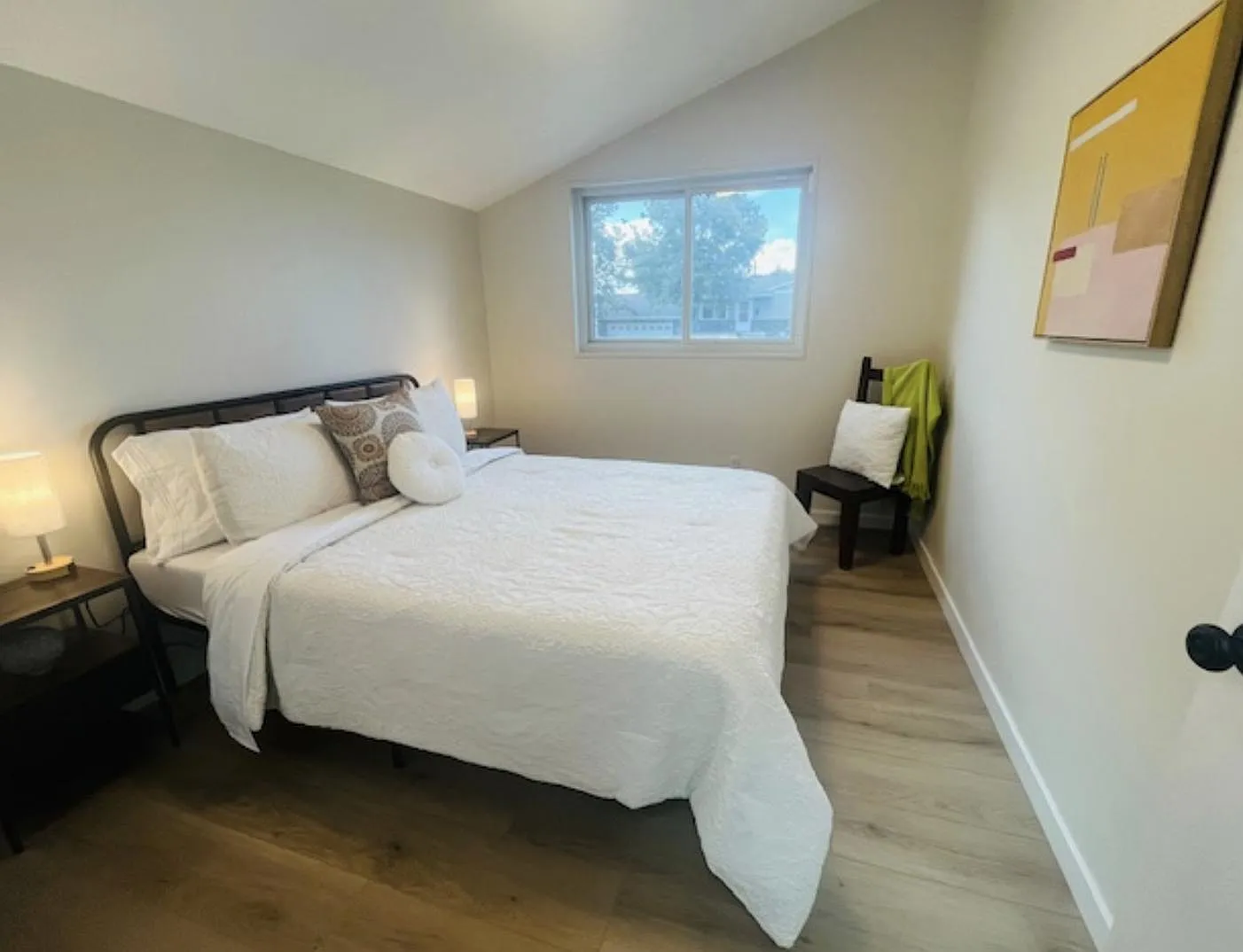 4 bed, 1.0 bath, 1600 sqft, $685 — Photo 1