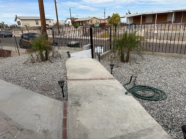 611 S 12th Ave — Photo 10