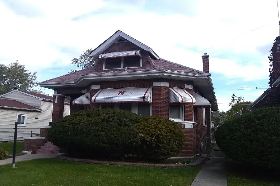 10449 S Normal Ave photo 1