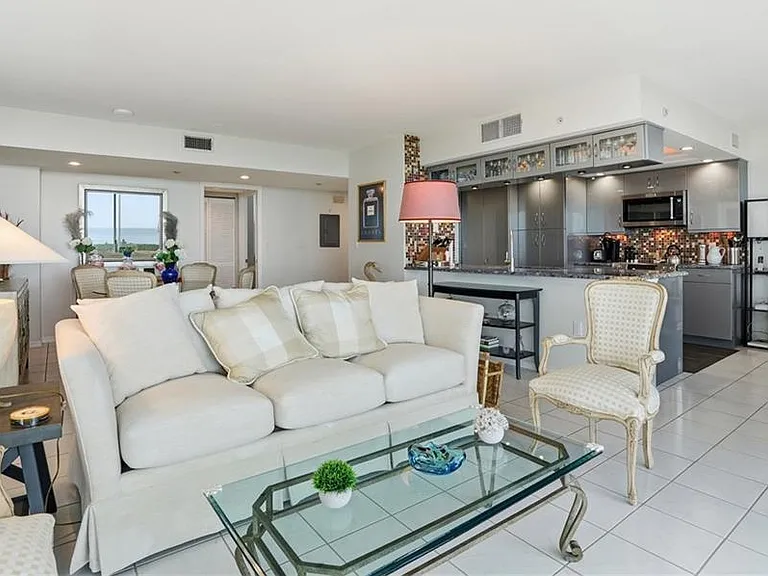 6101 Pelican Bay Blvd #805 — Photo 11