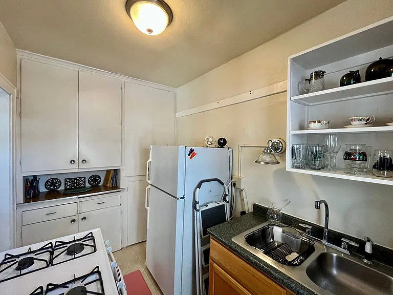 1714 E Beverly Rd — Photo 9