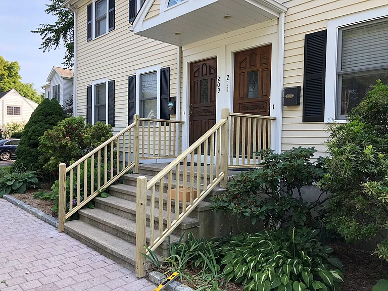 209 Hunyadi Ave — Photo 3