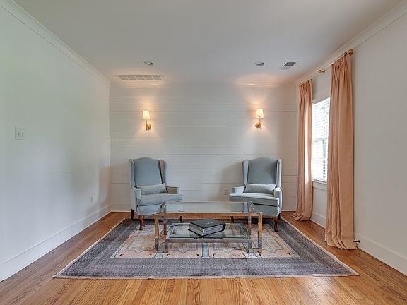 3rd image of 3622 Highland Park Pl