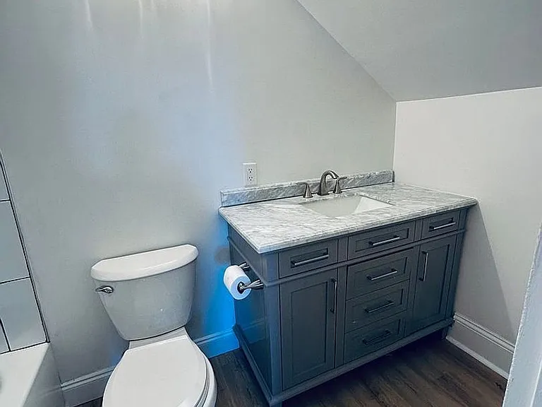 323 Park Ave — Photo 3
