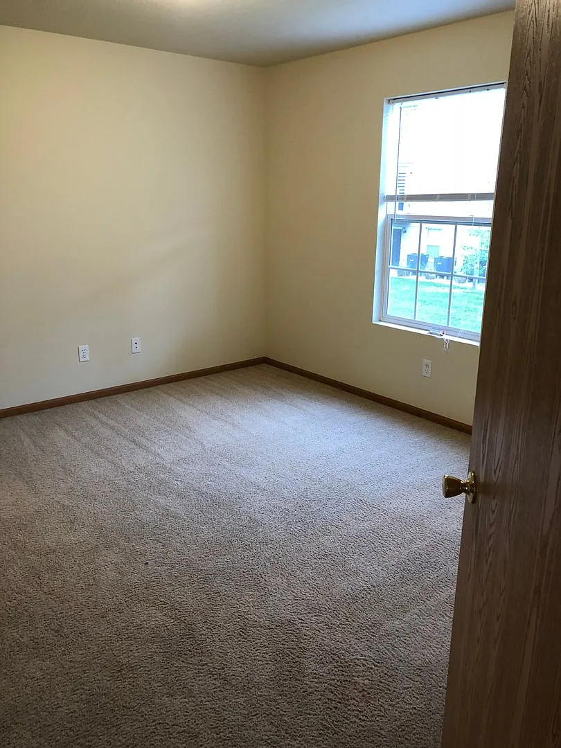 Long Beach Cove Villa Apartments — Photo 4