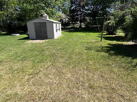 4th image of 3819 Pontiac Ave