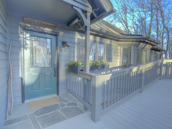 4th image of 262 Columbine Dr