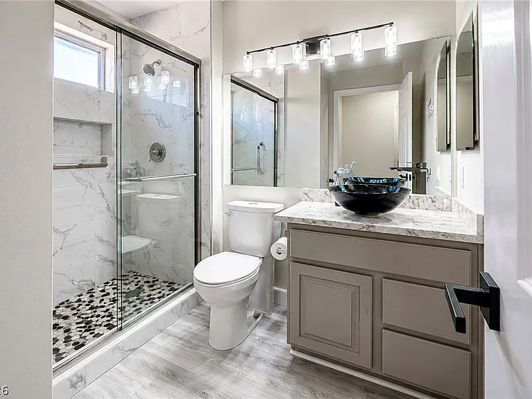 10420 Villa Ridge Dr — Photo 12