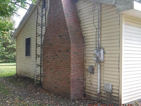 2nd image of 2902 Courtlandt Ave