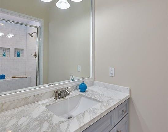 5th image of 2400 N Braeswood Blvd