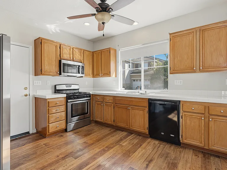 30845 Grenoble Ct — Photo 6