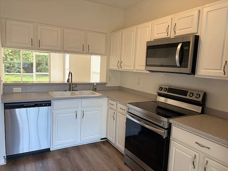 8079 Pacific Beach Dr — Photo 2