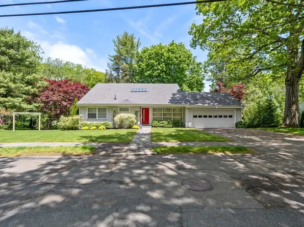 63 Kensington Cir, Brookline, MA 02467