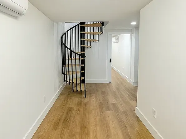 1853 Cornelia Street image 5 of 8