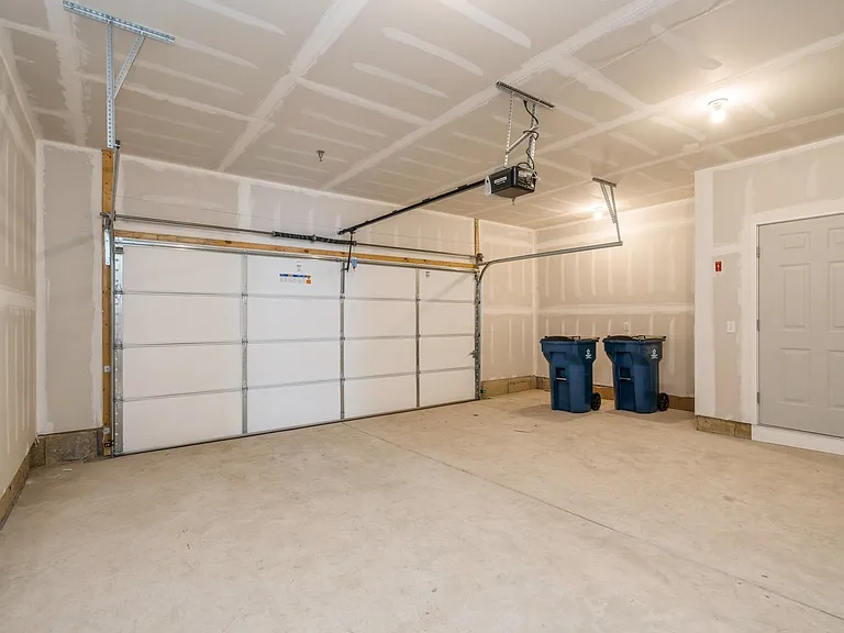 103 Vaughn Dr — Photo 29