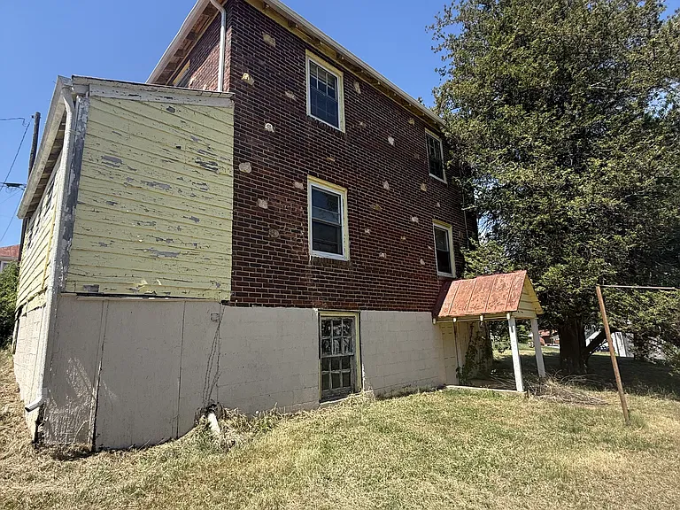 1011 Roundabout Rd — Photo 4