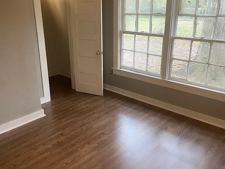 3201 Avenue F #2 — Photo 3