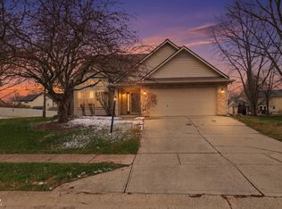 8693 Buffett Pkwy, Fishers, IN 46038