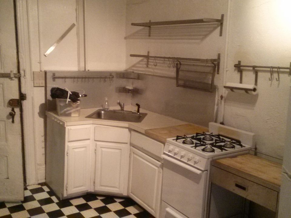 2nd image of 182 Hester St APT 18