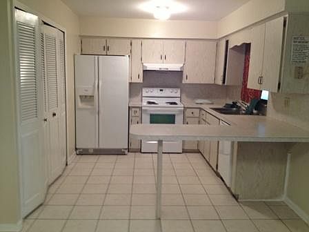 3rd image of 3940 Palm Dr