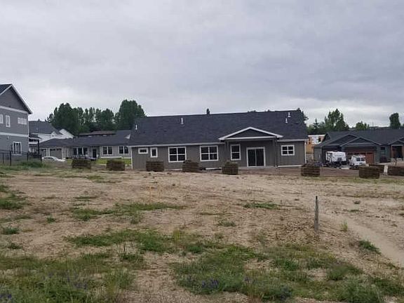 3rd image of 2618 Drake Ln