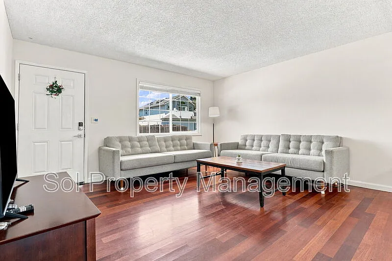 3 bed, 1.5 bath, 1080 sqft, $5,200 — Photo 4