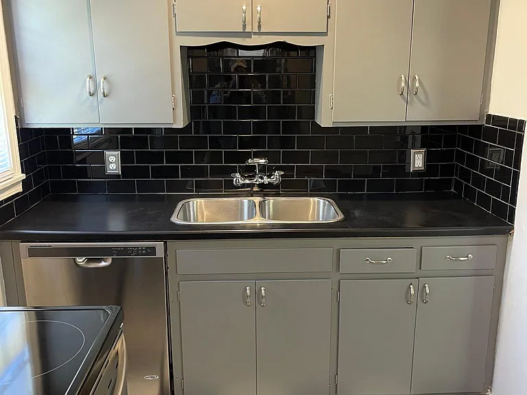 4520 N Harvey Pkwy #4 — Photo 8