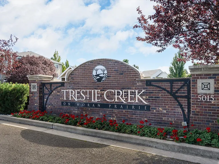 Trestle Creek Apartments — Photo 9