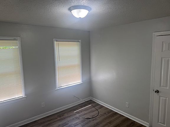 4th image of 918 Wright Dr