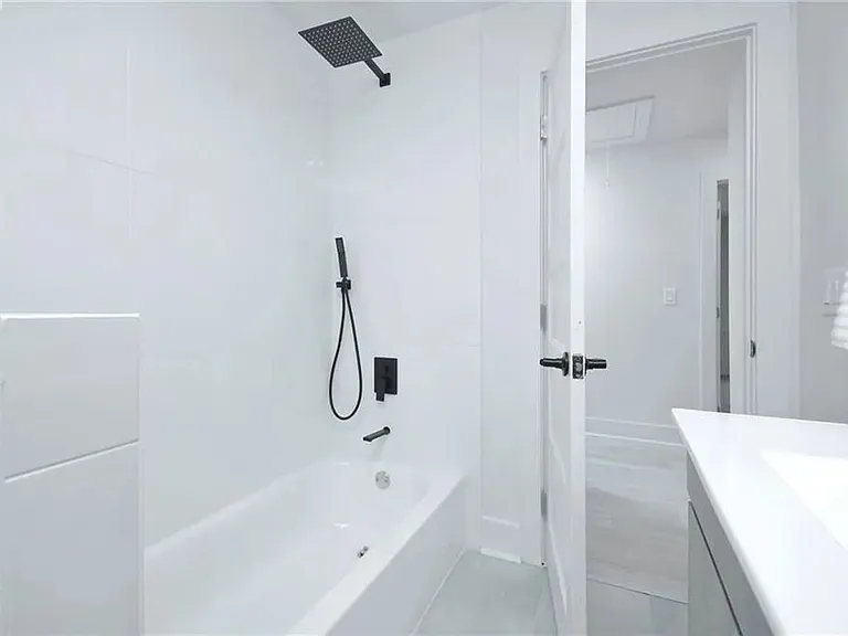 220 Napoleon Dr SW — Photo 26