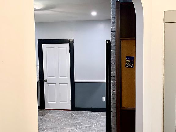 4th image of 75 Bailey St #1R