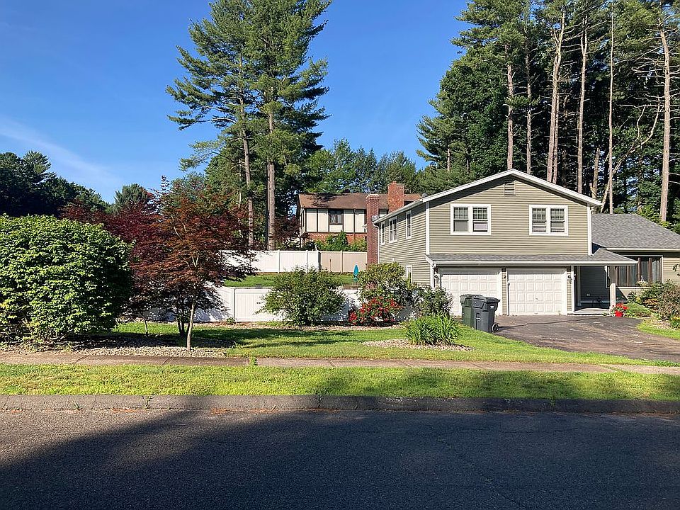 2nd image of 32 Hidden Hills Dr