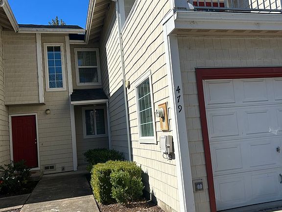 2nd image of 479 NE Conifer Blvd