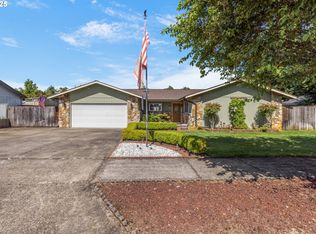 376 49th Loop, Springfield, OR 97478
