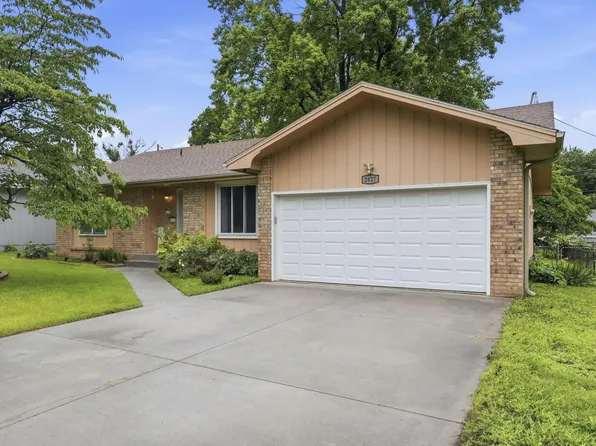 2627 S National Avenue, Springfield, MO 65807
