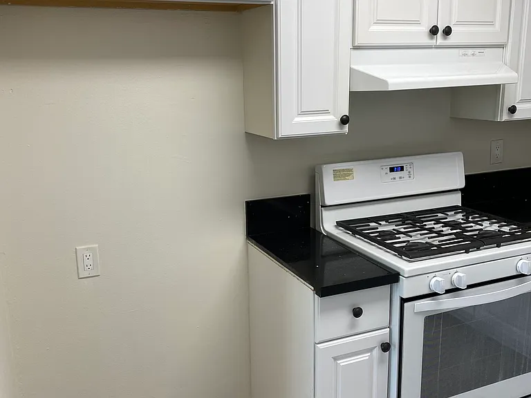 1014 W. Huntington Dr. — Photo 58