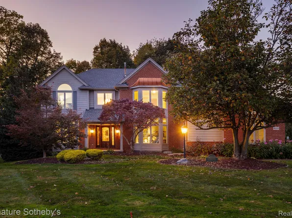 40333 Hickory Ct, Northville, MI 48168