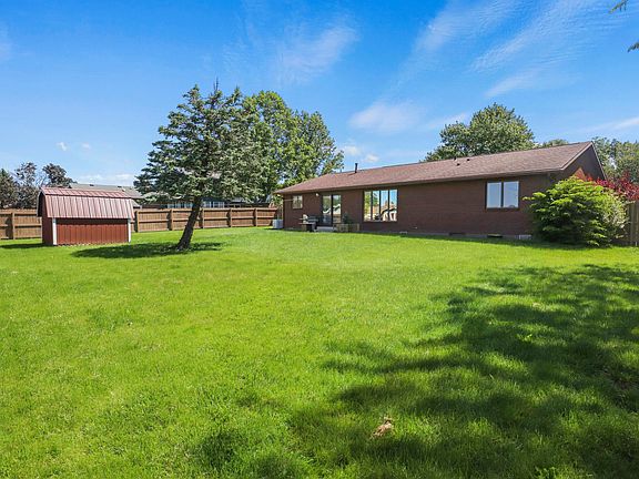 4th image of 437 Garden Pl