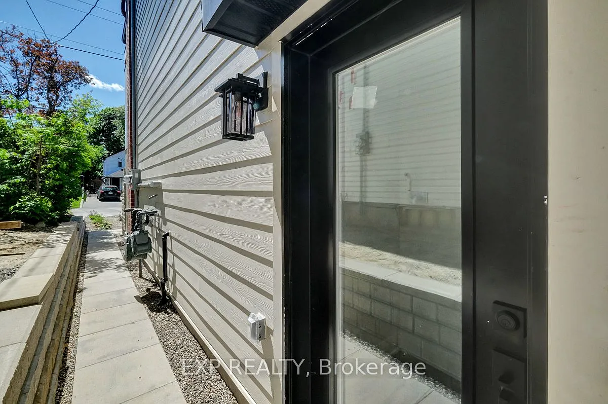 2 bed, $2,400 — Photo 3