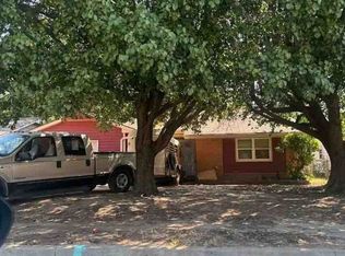 831 N Berry Rd, Norman, OK 73069