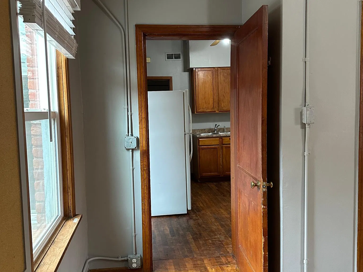 1434 N Corona Street — Photo 4