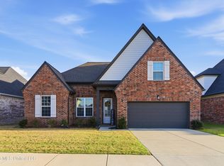 9115 Lakeside Cir S, Walls, MS 38680