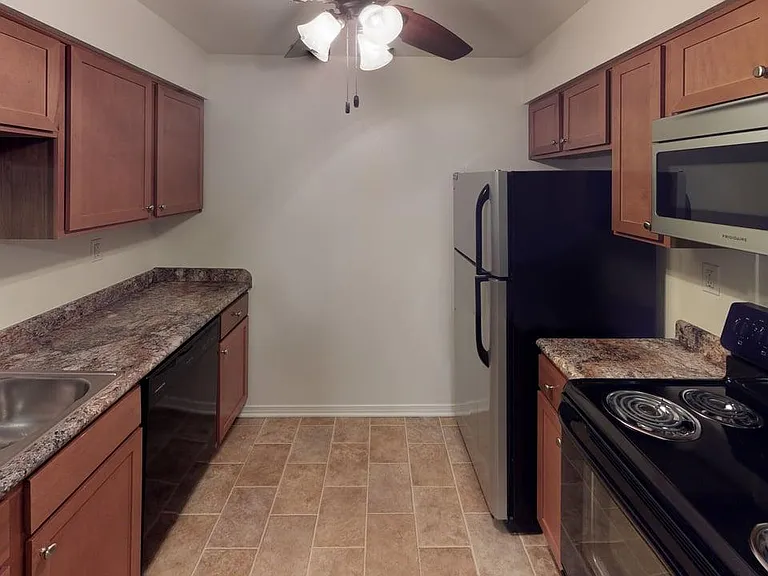 Metroplex Apartments — Photo 54