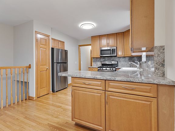 2nd image of 2931 N 76th Ave
