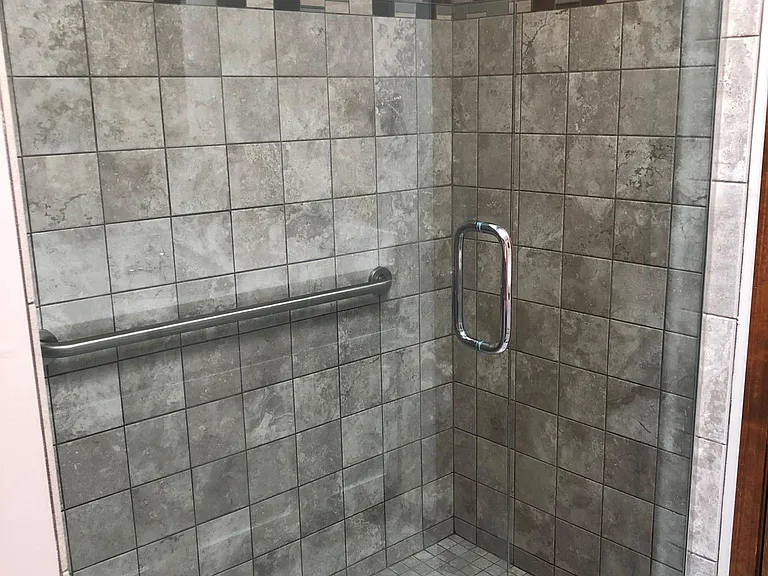 1322 E Chippewa St — Photo 10