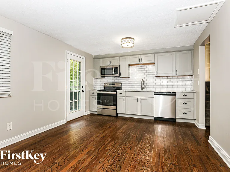 4207 Edinburgh Dr — Photo 7